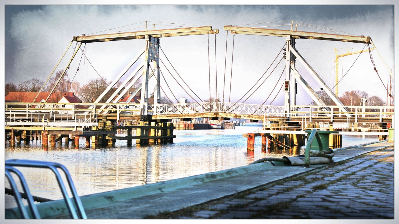 Funktionstüchtige Klappbrücke Hotel Utkiek