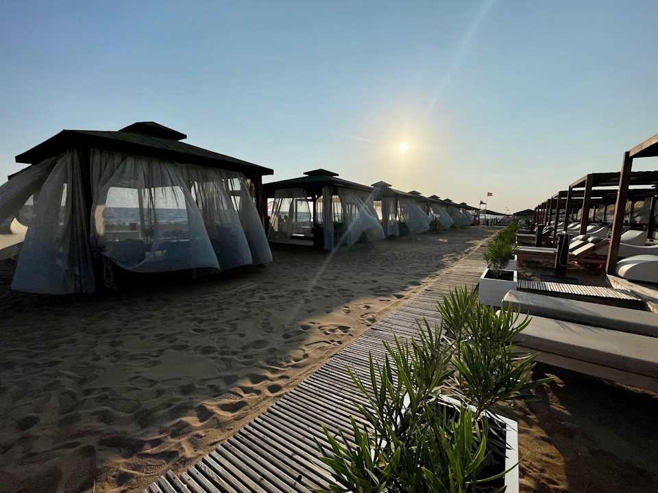 Strand Kamelya Aishen Club