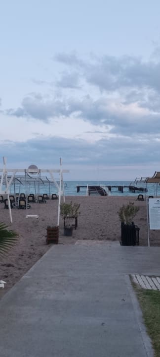 Strand Sherwood Exclusive Lara