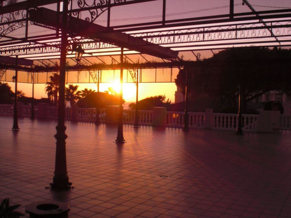 Sonneuntergang auf der Hotelterrasse Valentin Sancti Petri