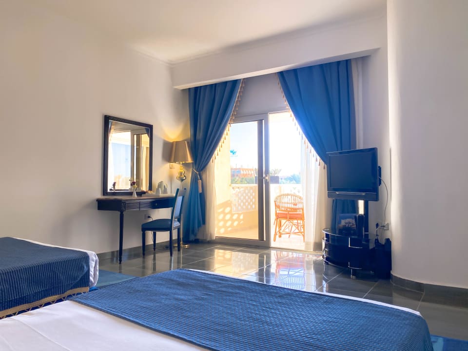 Zimmer White Valley Palace