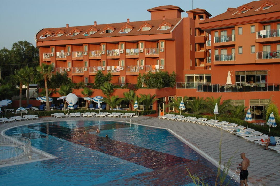 Abends am Pool Club Side Coast
