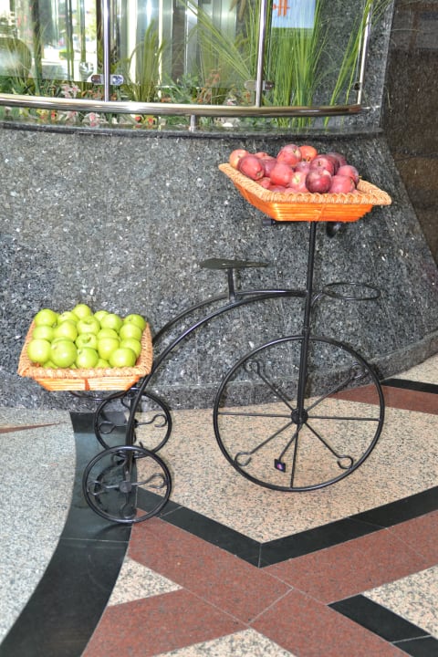 Empfang mit Äpfeln Hane Family Resort