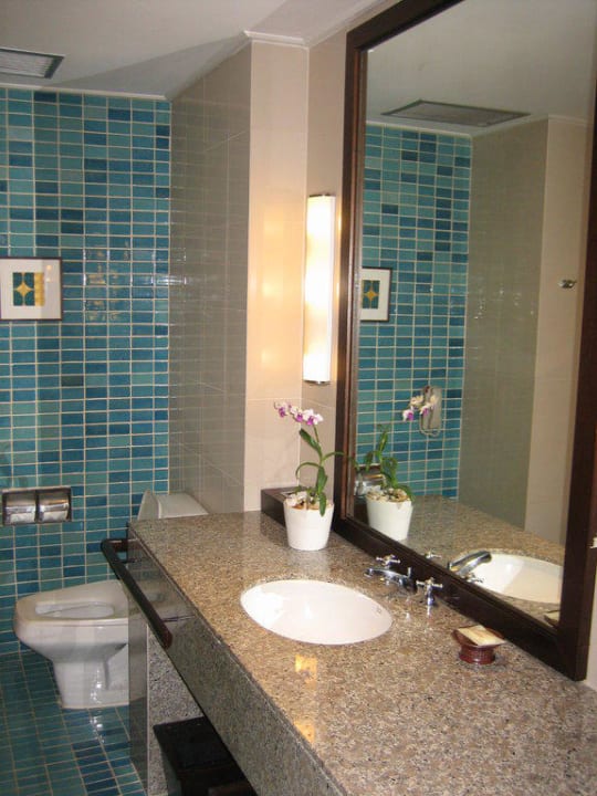 Bad Dusit Thani Krabi Beach Resort