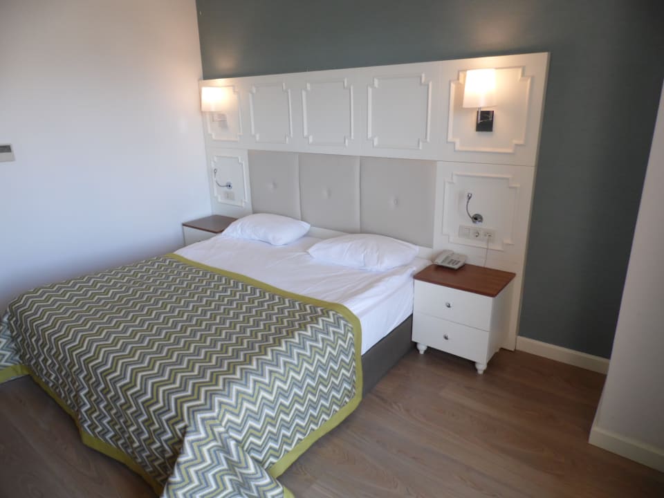 Zimmer Well Palace Side