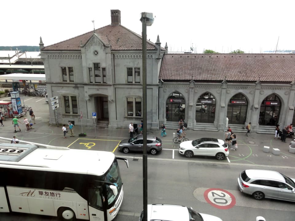 Ausblick auf den Bahnhof von meinem Zimmer Hotel Halm Konstanz