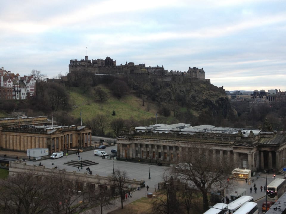 Castle from the room Hotel Mercure Edinburgh City Princes Street