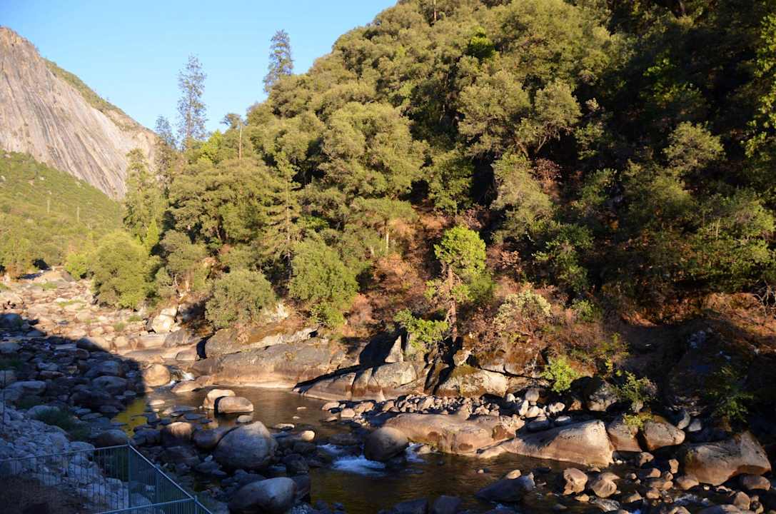Zimmerausblick zum Fluss  Hotel Yosemite View Lodge