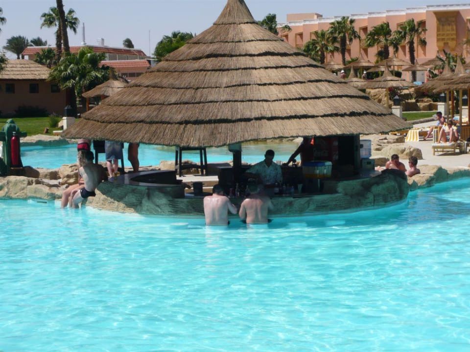 Poolbar Beach Albatros Resort
