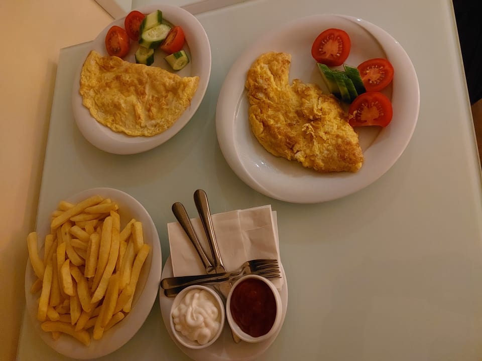 Gastro Tusan Beach Resort