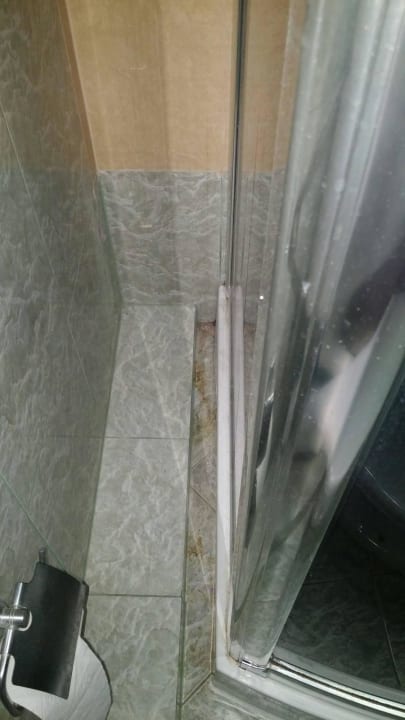 Verdrecktes Bad Hotel Nevada Hamburg