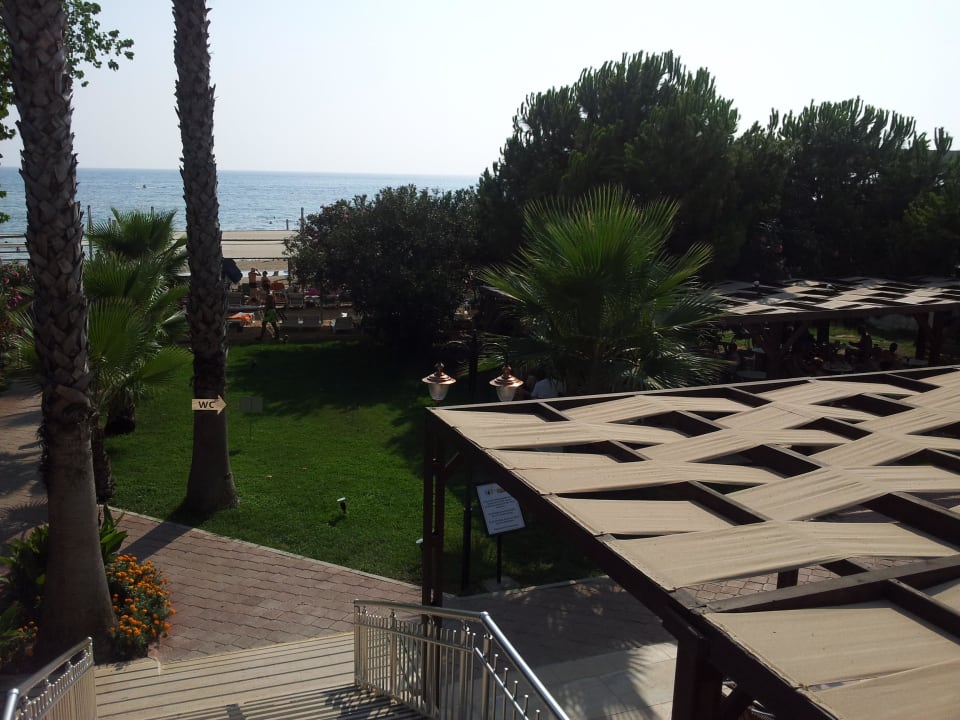 Blick von der Snackbar zum Meer Hotel Thalia Unique