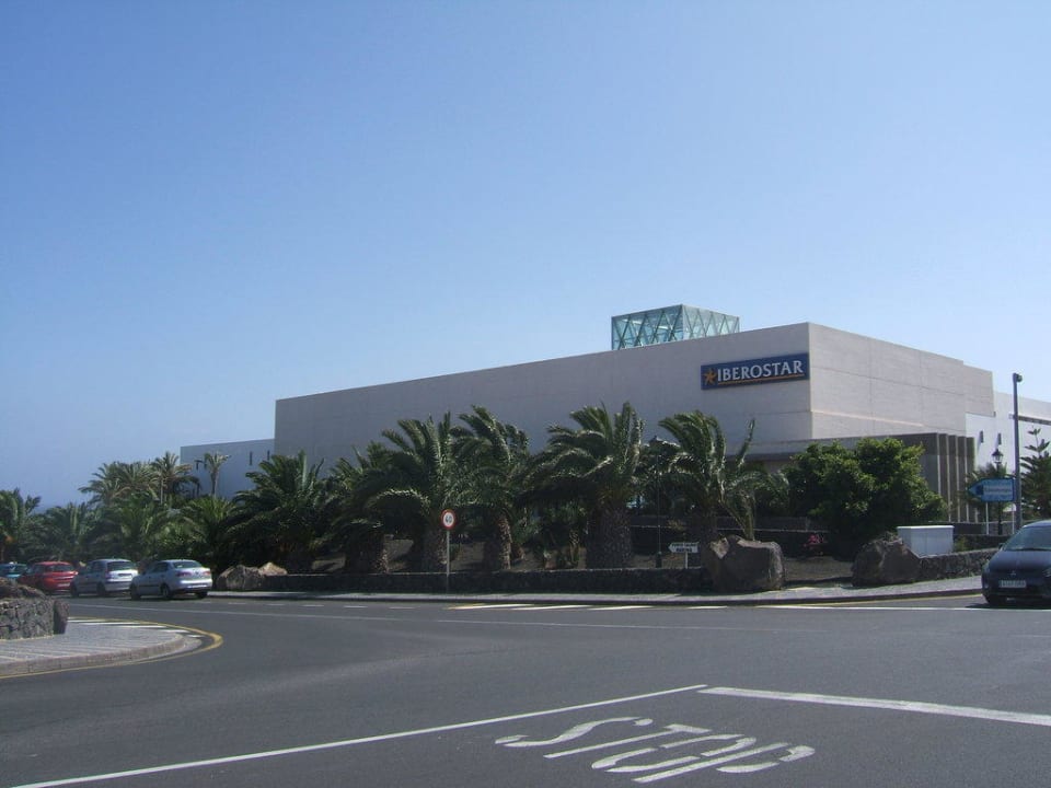 Hotel von der Straßenseite Hotel Costa Calero