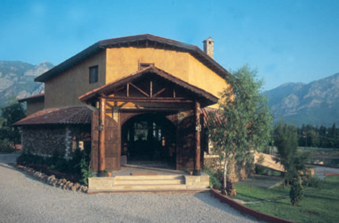 Eingang zur Rezeption Hotel Berke Ranch & Nature