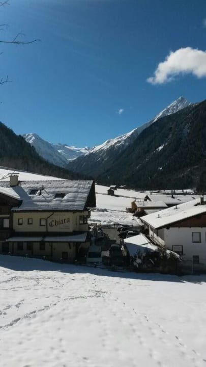 Blick von Balkon direkt auf Stubaier Gletscher  Alpenpension Pfurtscheller