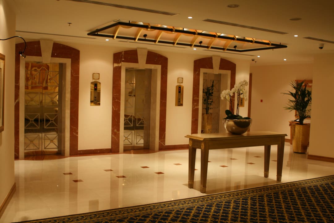Innenbereich des Towers Le Royal Méridien Beach Resort & Spa Dubai
