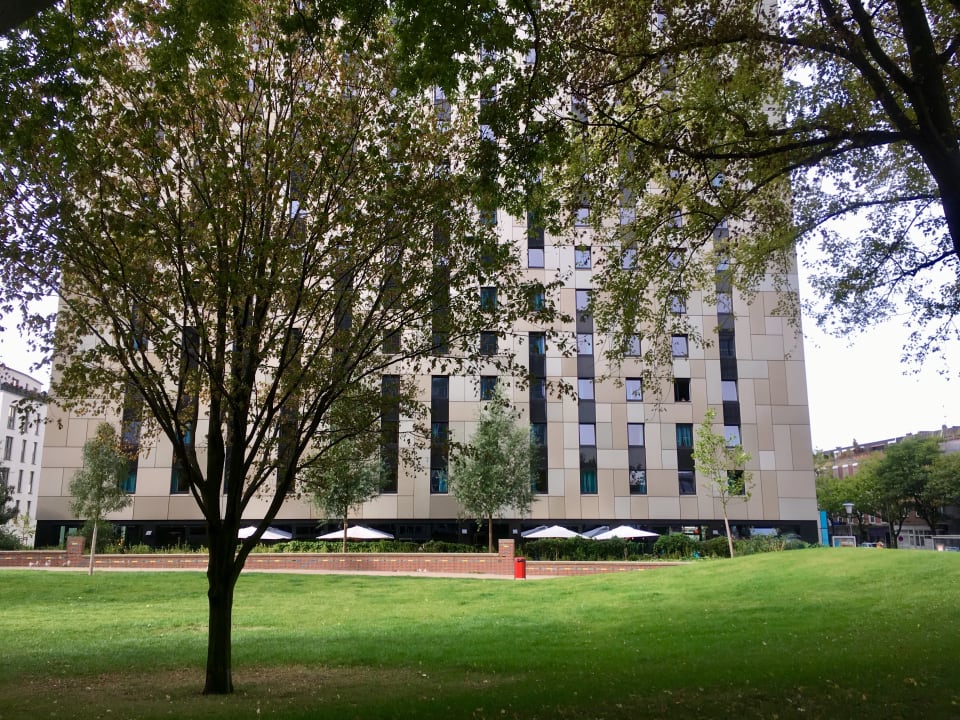 Außenansicht Motel One Hamburg-Alster