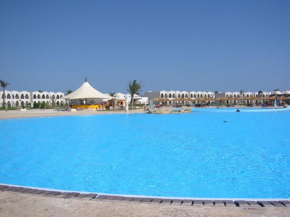 Riesen Badewanne Hotel Gorgonia Beach Resort