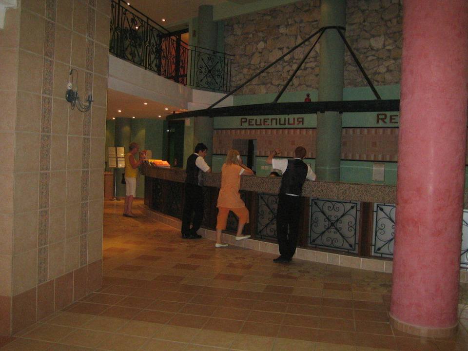Rezeption Hotel Hrizantema