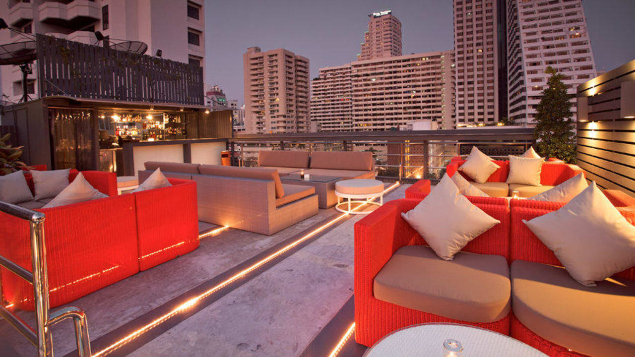 Cloud 9 Rooftop Bar Hotel Solo Sukhumvit 2