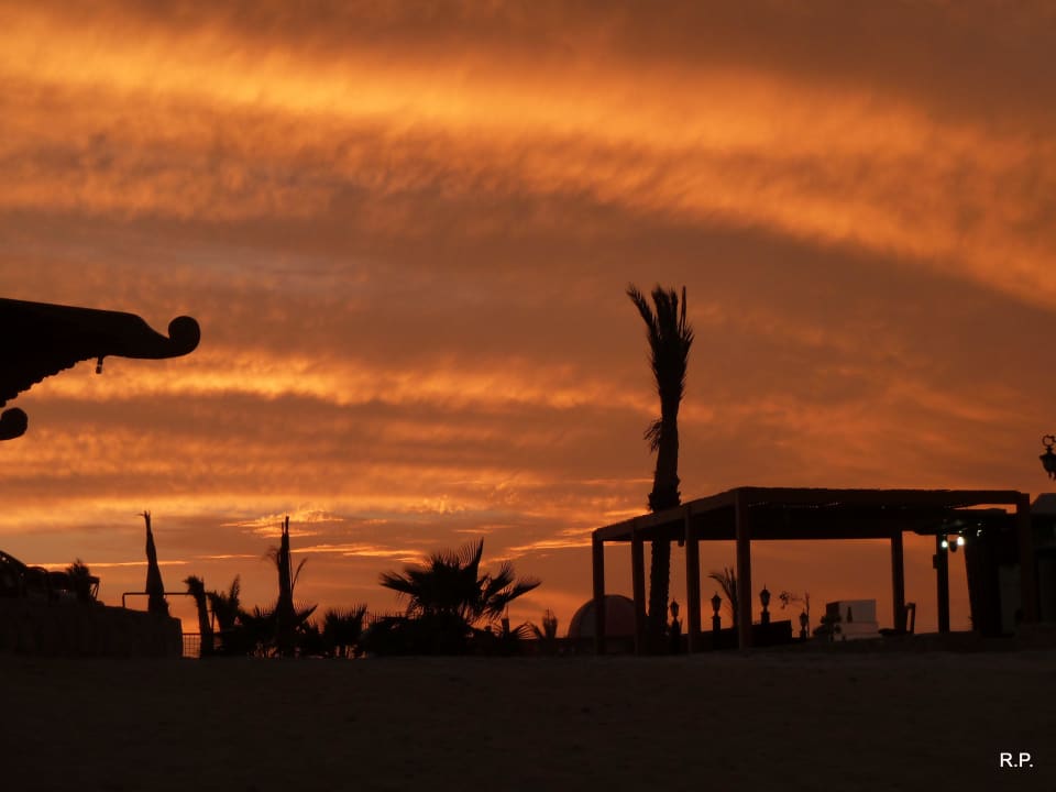 Klasse Three Corners Happy Life Beach Resort