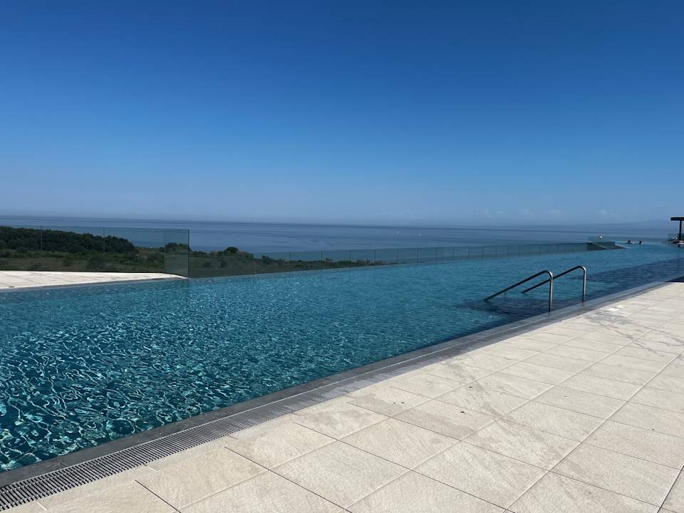 Pool Petram Resort & Residences