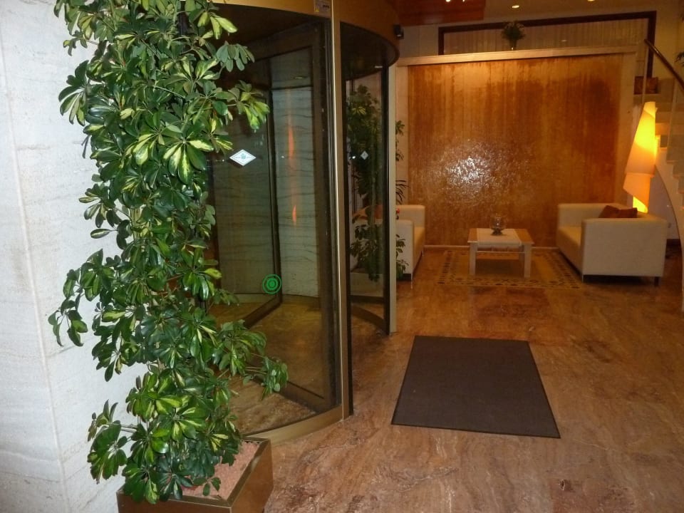 Eingangsbereich Sabina Hotel & Suites