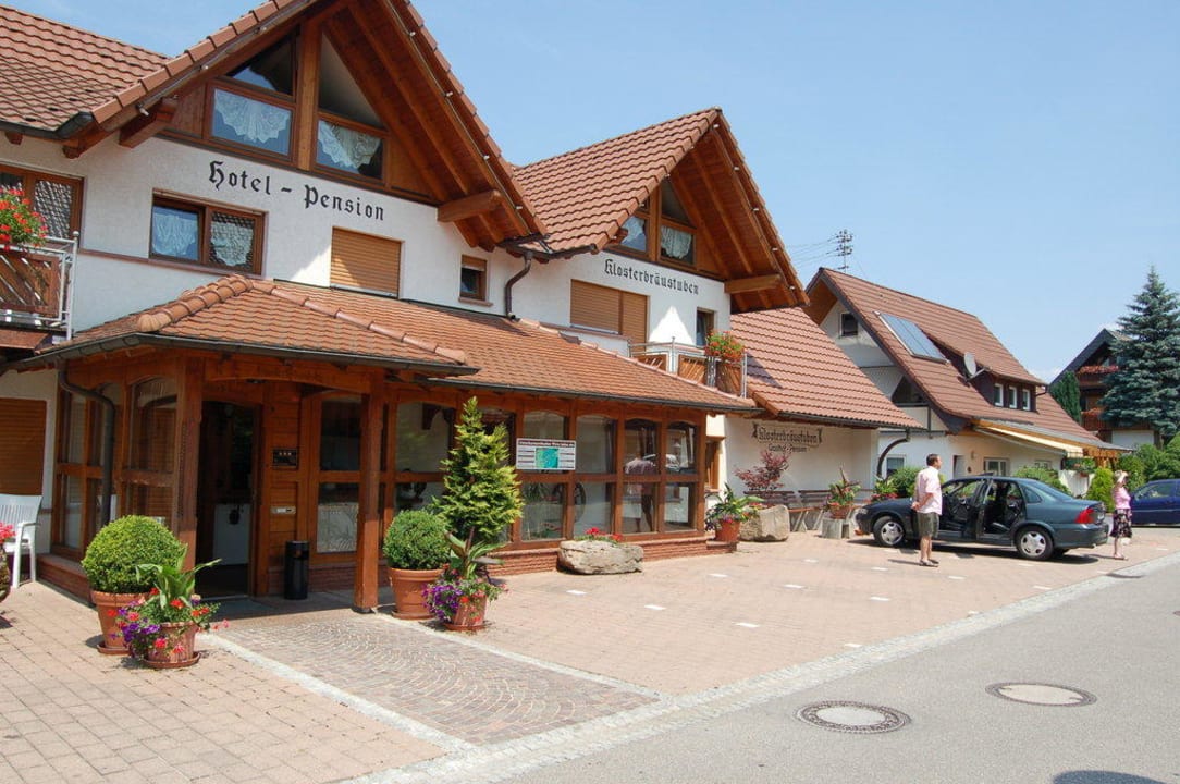 Hotelansicht v. vorne Hotel Klosterbräustuben