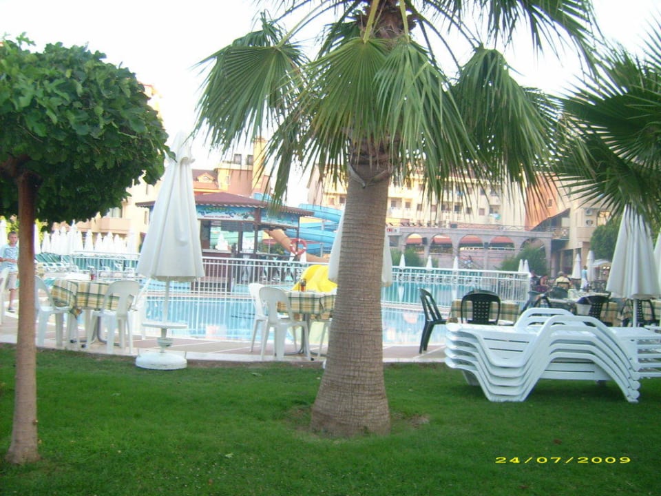 Gartenanlage und Pool Grand Seker Hotel