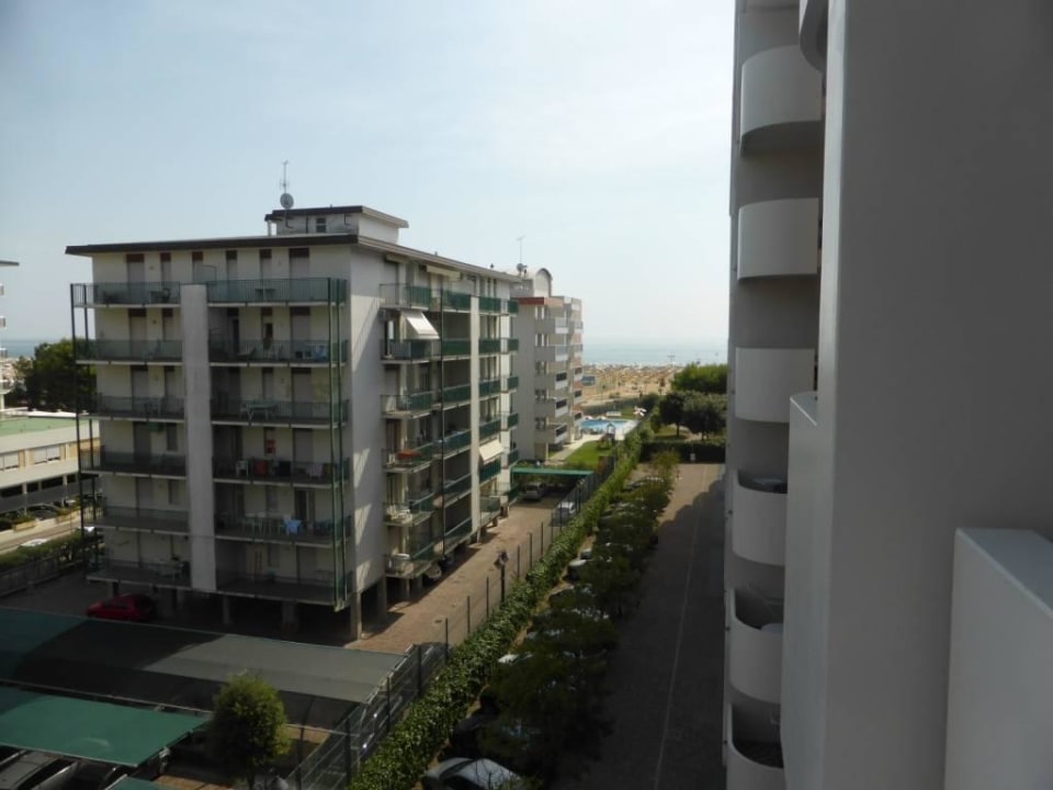 Teilweise Meerblick vom Balkon Aparthotel Holiday