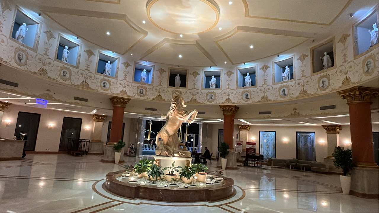 Lobby Hotel Titanic Palace