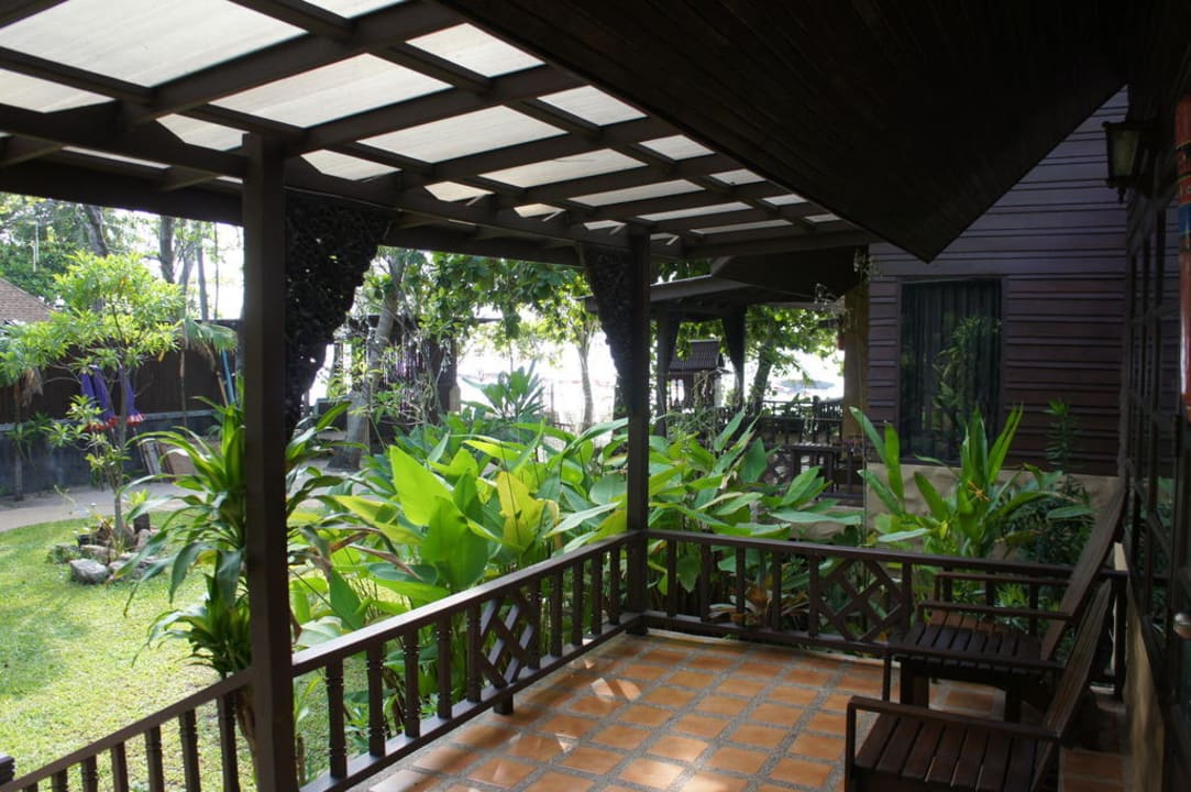 Blick von der Terrasse The Fair House Beach Resort