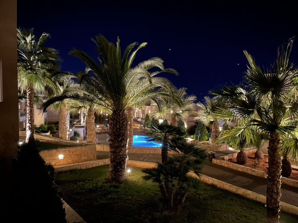 Gartenanlage Grand Hotel Holiday Resort