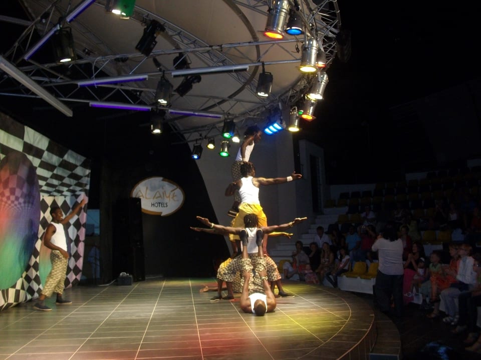 Vorsicht Beleuchtung im Weg! Alaiye Resort & Spa