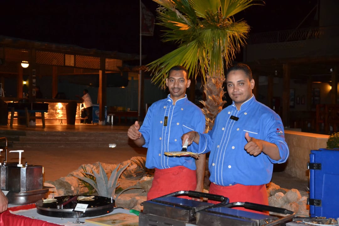 Strandbuffet The Breakers Diving & Surfing Lodge