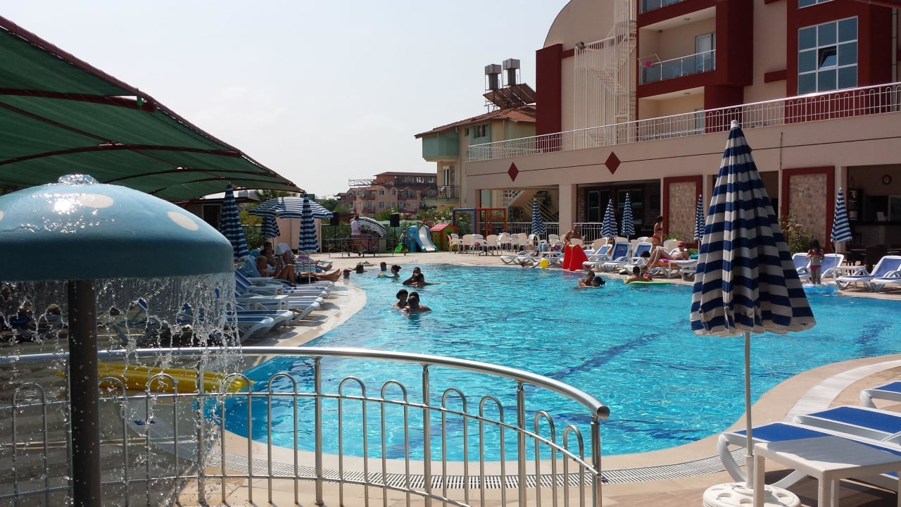 Immer ein Paar Plätze Frei.. Side West Park Hotel