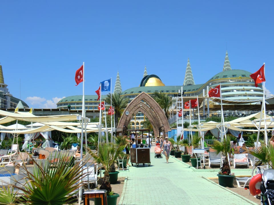 Vom Strand zurück ins Hotel Hotel Delphin Imperial