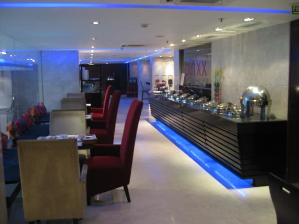 PINXX Restaurant Hotel Royal Orchid Central