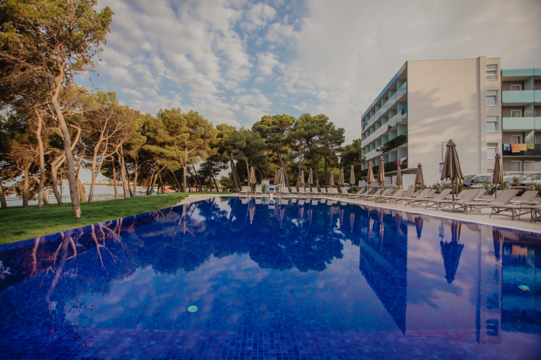 Pool Villas Arausana & Antonina