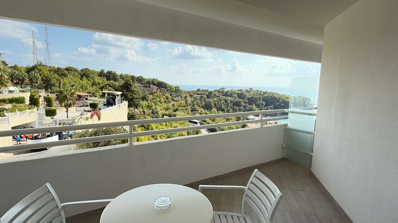 Zimmer Laguna Beach Alya Resort & Spa Hotel