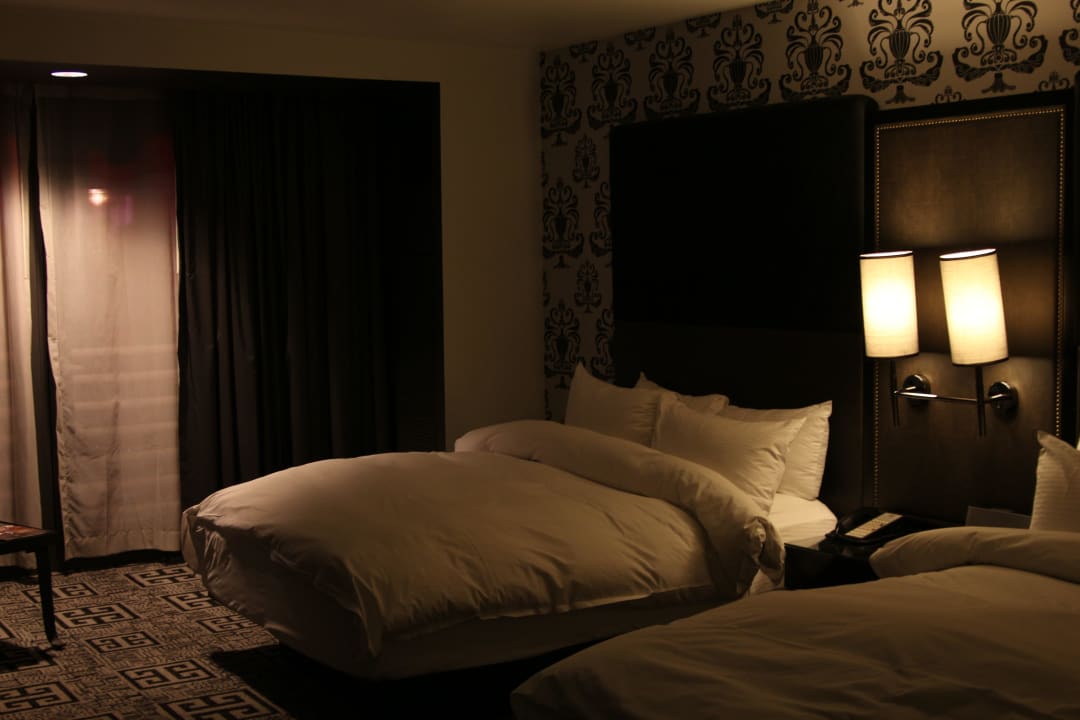 В номере Virgin Hotels Las Vegas, Curio Collection by Hilton