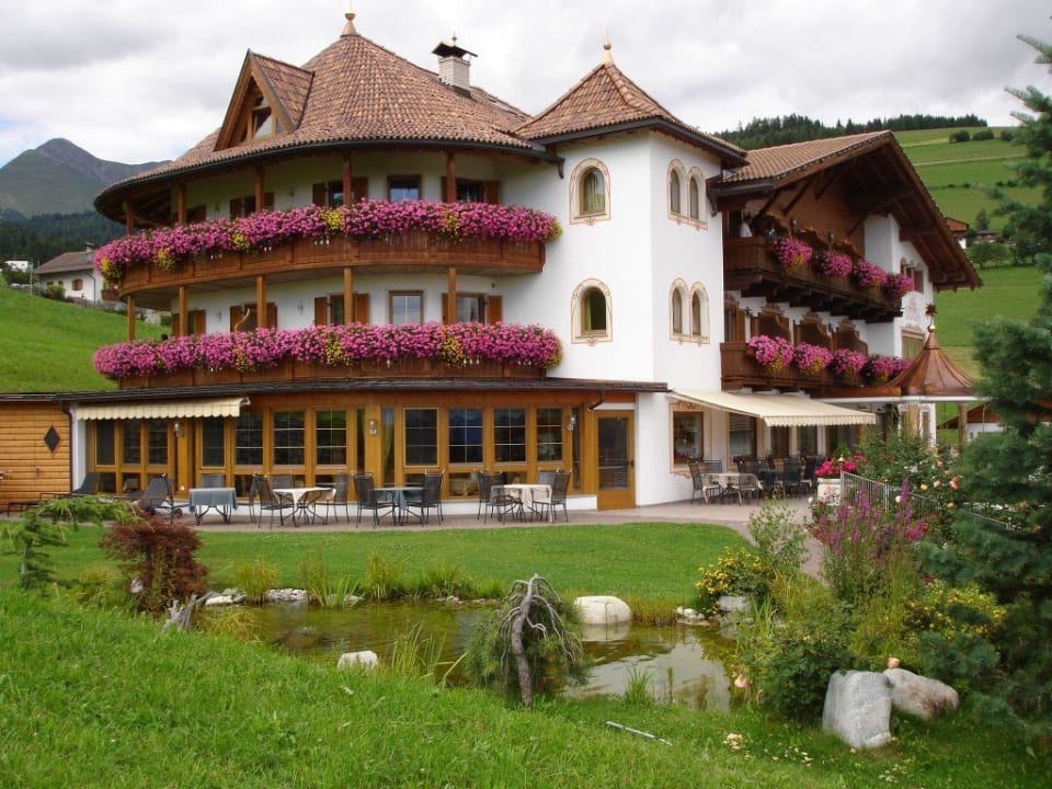Hotelansicht Sommer Hotel Edelweiss