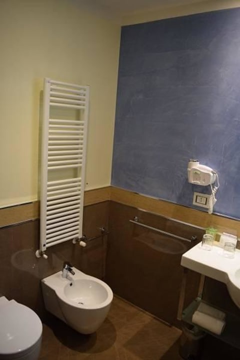 Modernes Badezimmer Hotel Imperiale Rimini