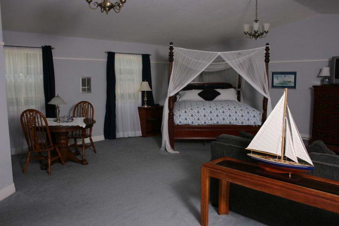 Das bequem riesige super Bett B&B The Pelican Cove Inn