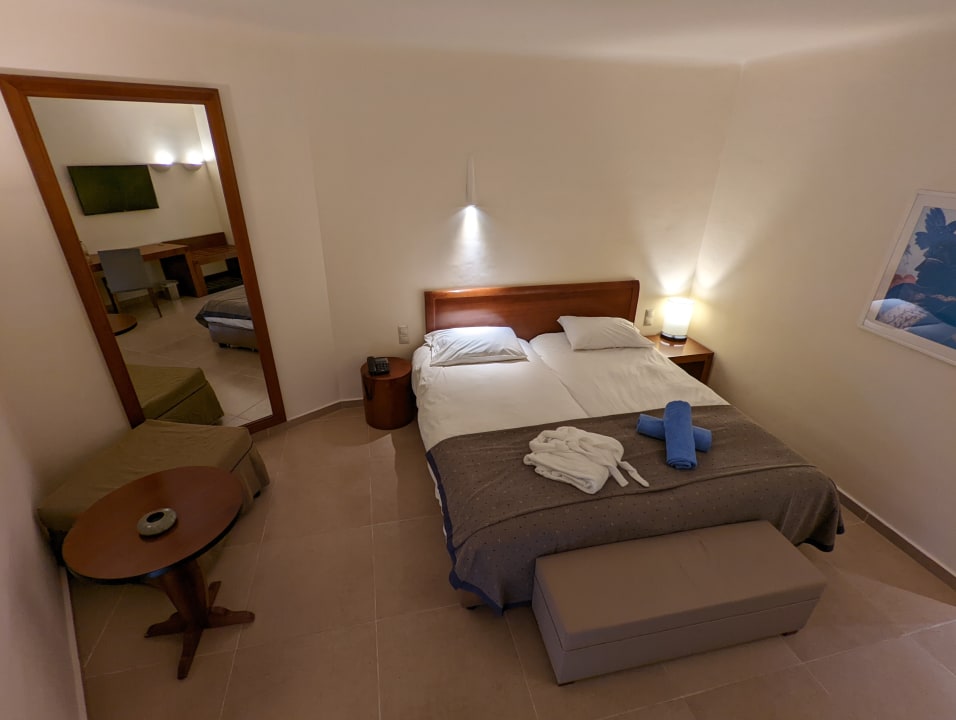 Zimmer Apollonia Beach Resort & Spa