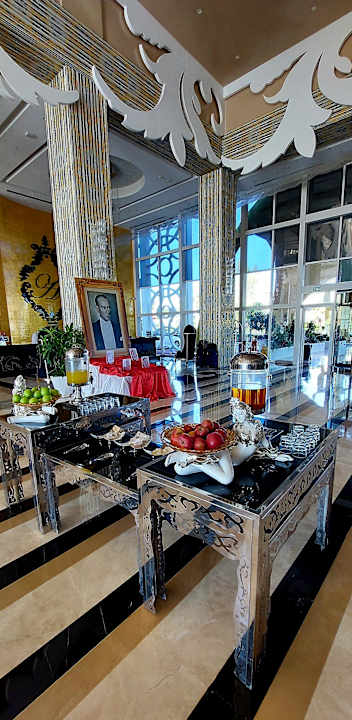 Lobby Azura Deluxe Resort & Spa Hotel