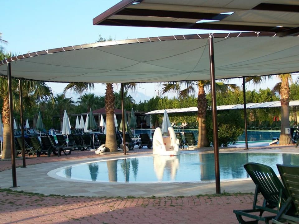 Kinderpool Hane Family Resort