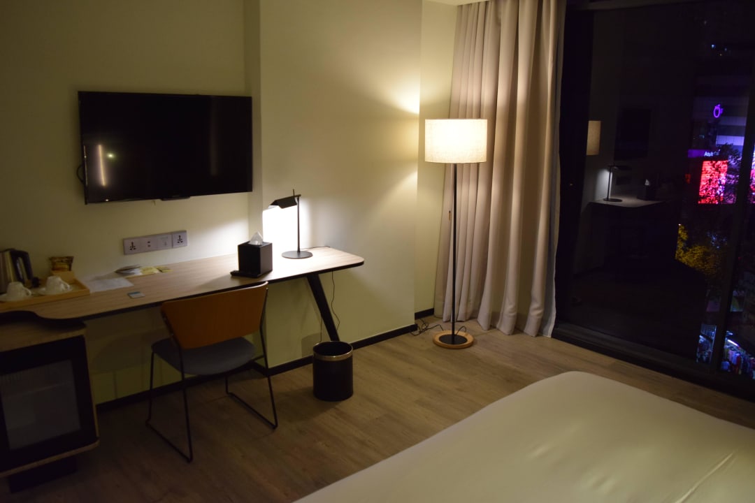Schreibtisch im Zimmer The Kuala Lumpur Journal Hotel