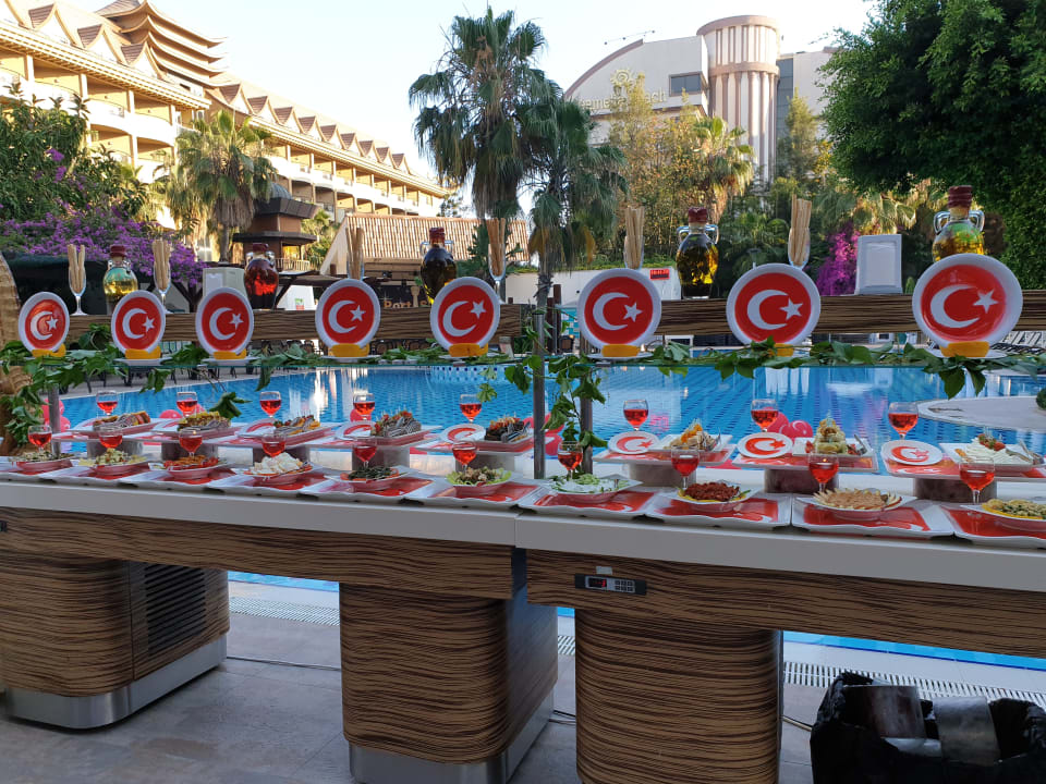 Gastro Port Side Resort Hotel