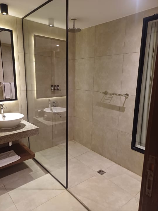 Zimmer Serry Beach Resort